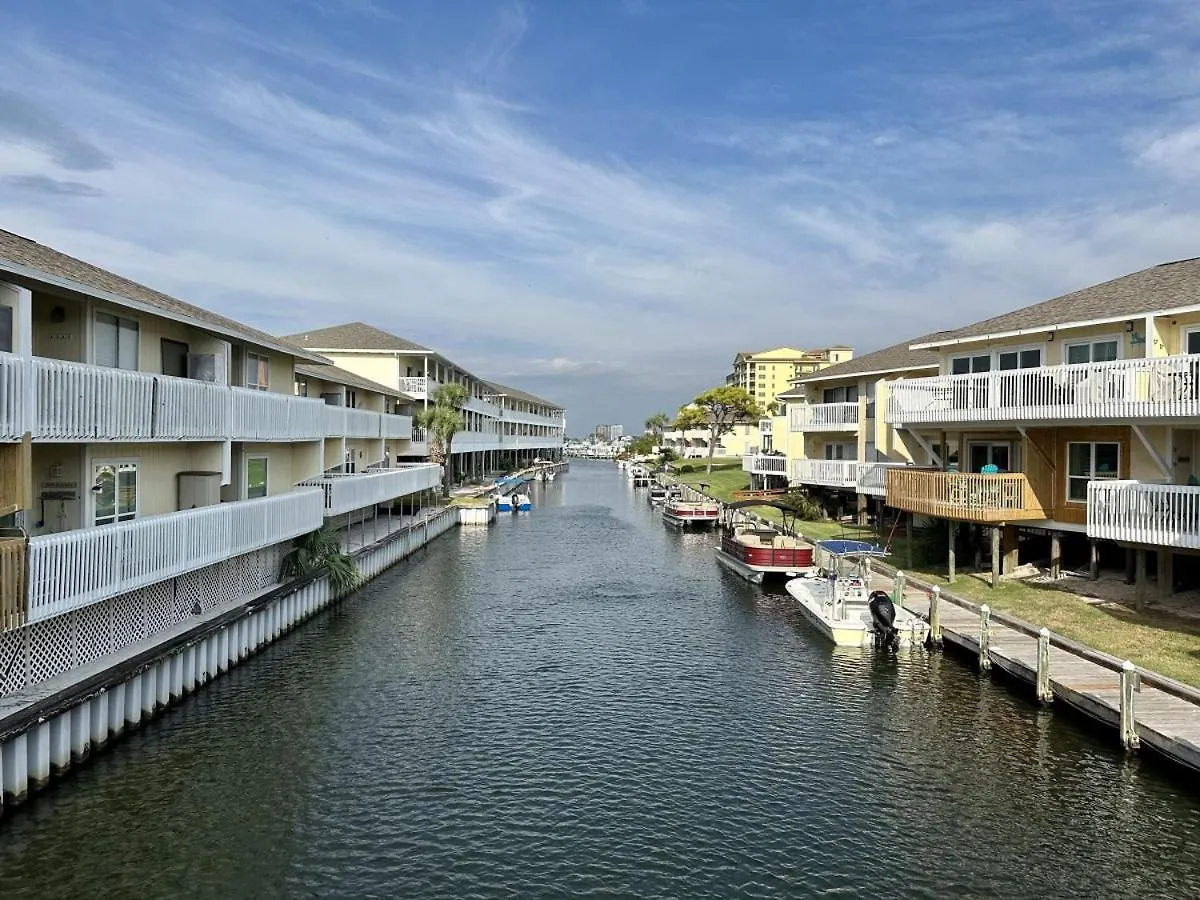 Holiday home Sandpiper Cover 2031 near beach sleeps 4 Destin