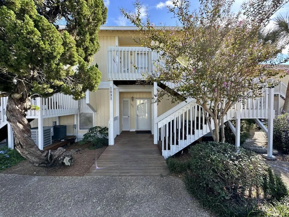 Sandpiper Cover 2031 near beach sleeps 4 Destin 0*,
