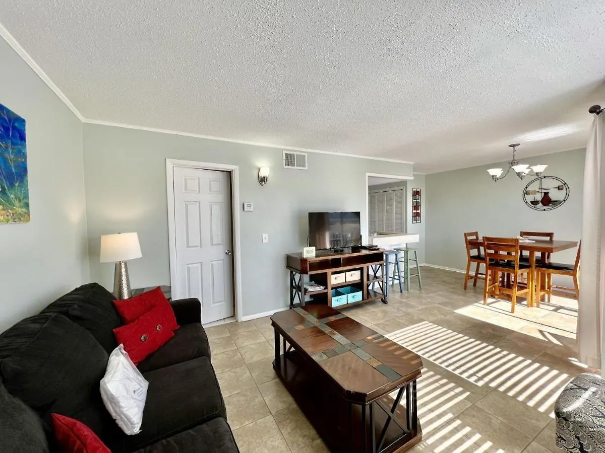 Sandpiper Cover 2031 near beach sleeps 4 Destin 0*,  United States