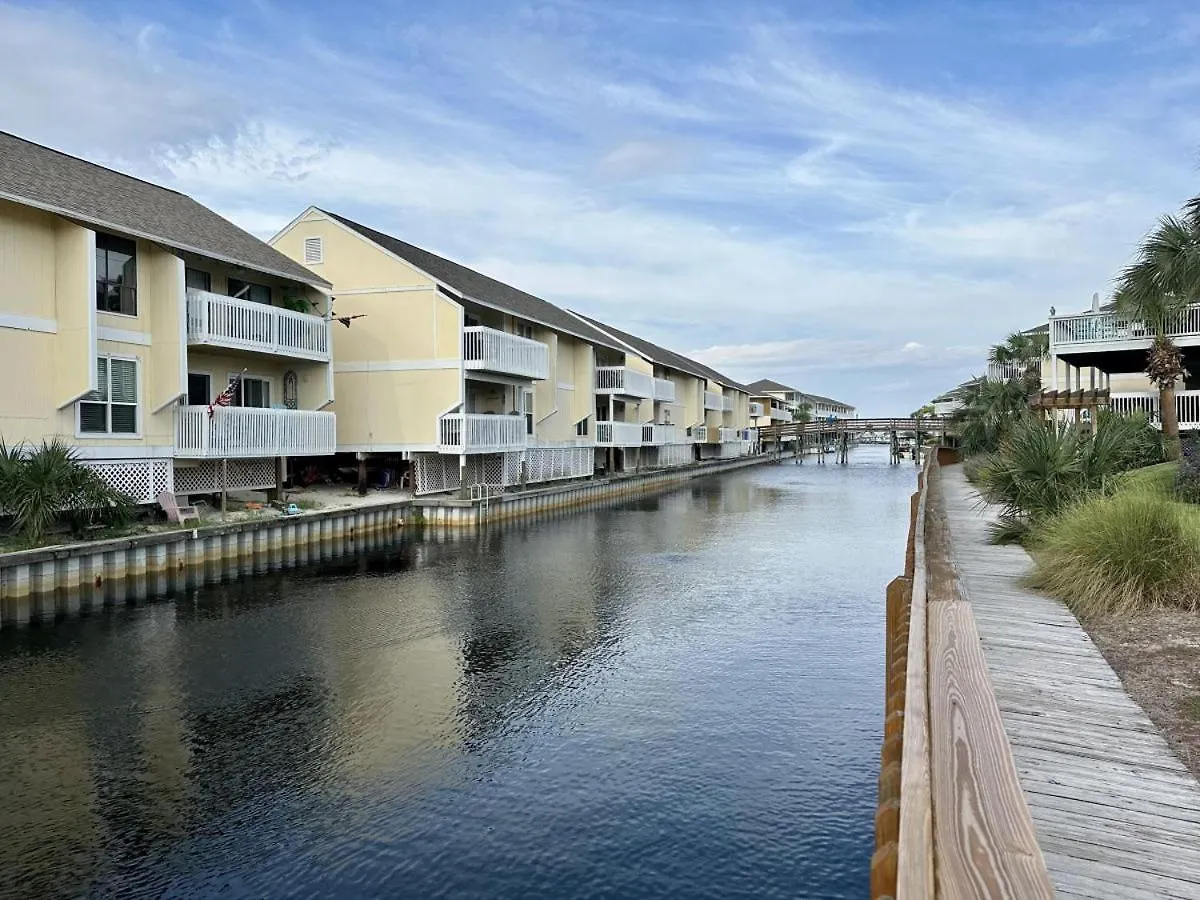 Sandpiper Cover 2031 near beach sleeps 4 Destin Holiday home